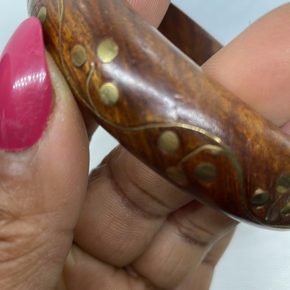 Wood And Gold Pattern Bangle Bracelet - Picture 4 of 9